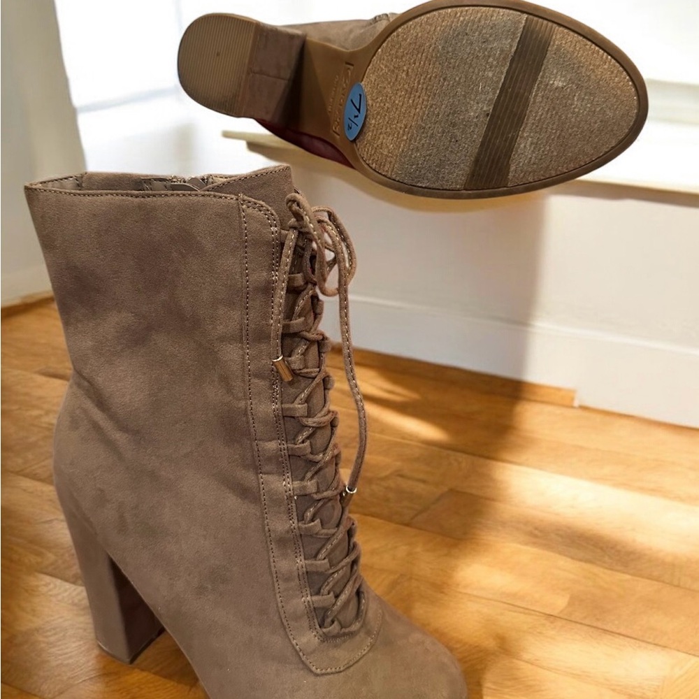 Carlos by Carlos Santana Brown Lace-Up Women's Boots